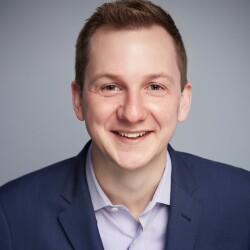 Roy Strom headshot