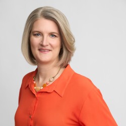 Angela Greiling Keane headshot