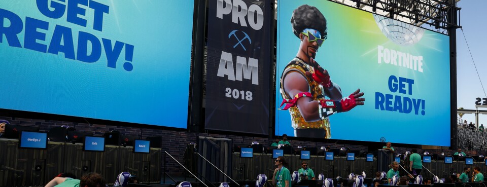 fortnite e3 news - attendees prepare to play in the epic games inc fortnite battle royale celebrity pro am on the sidelines of the e3 electronic entertainment expo in los  attendees prepare to play in the epic games inc fortnite battle royale celebrity pro am on the sidelines of the e3 electronic entertainment expo in los - fortnite e3 news