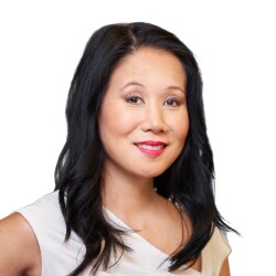 Jeannie Baumann headshot